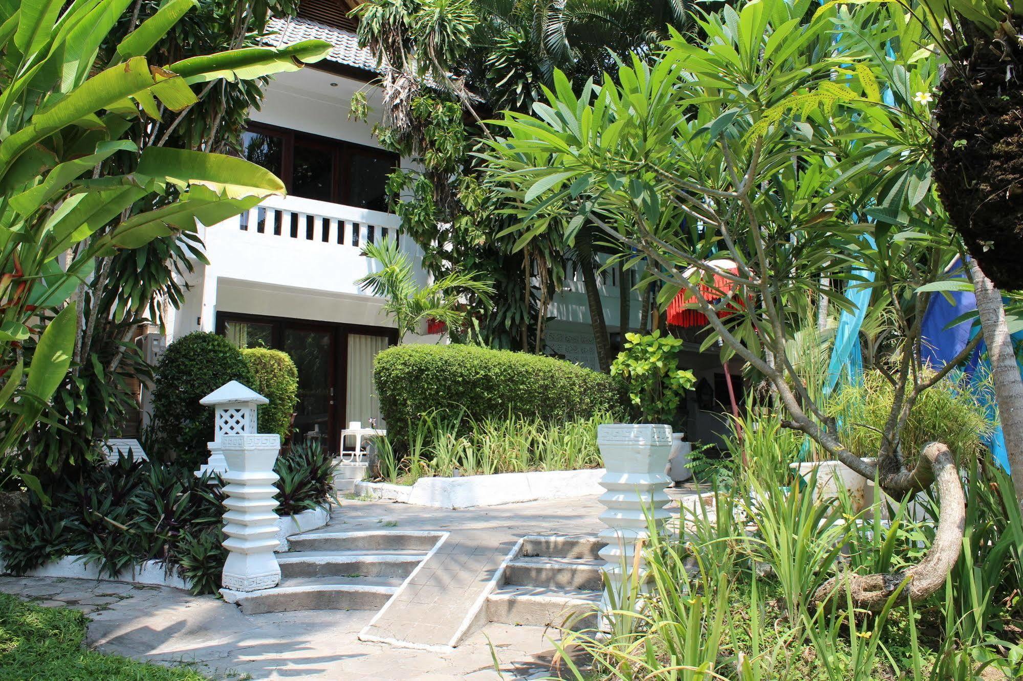 Bali Mystique Hotel & Apartment Семіньяк Екстер'єр фото