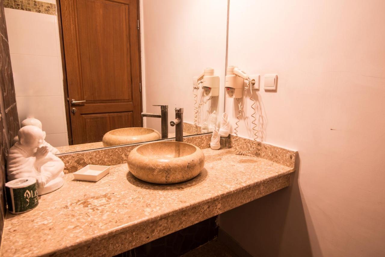 Bali Mystique Hotel & Apartment Семіньяк Екстер'єр фото